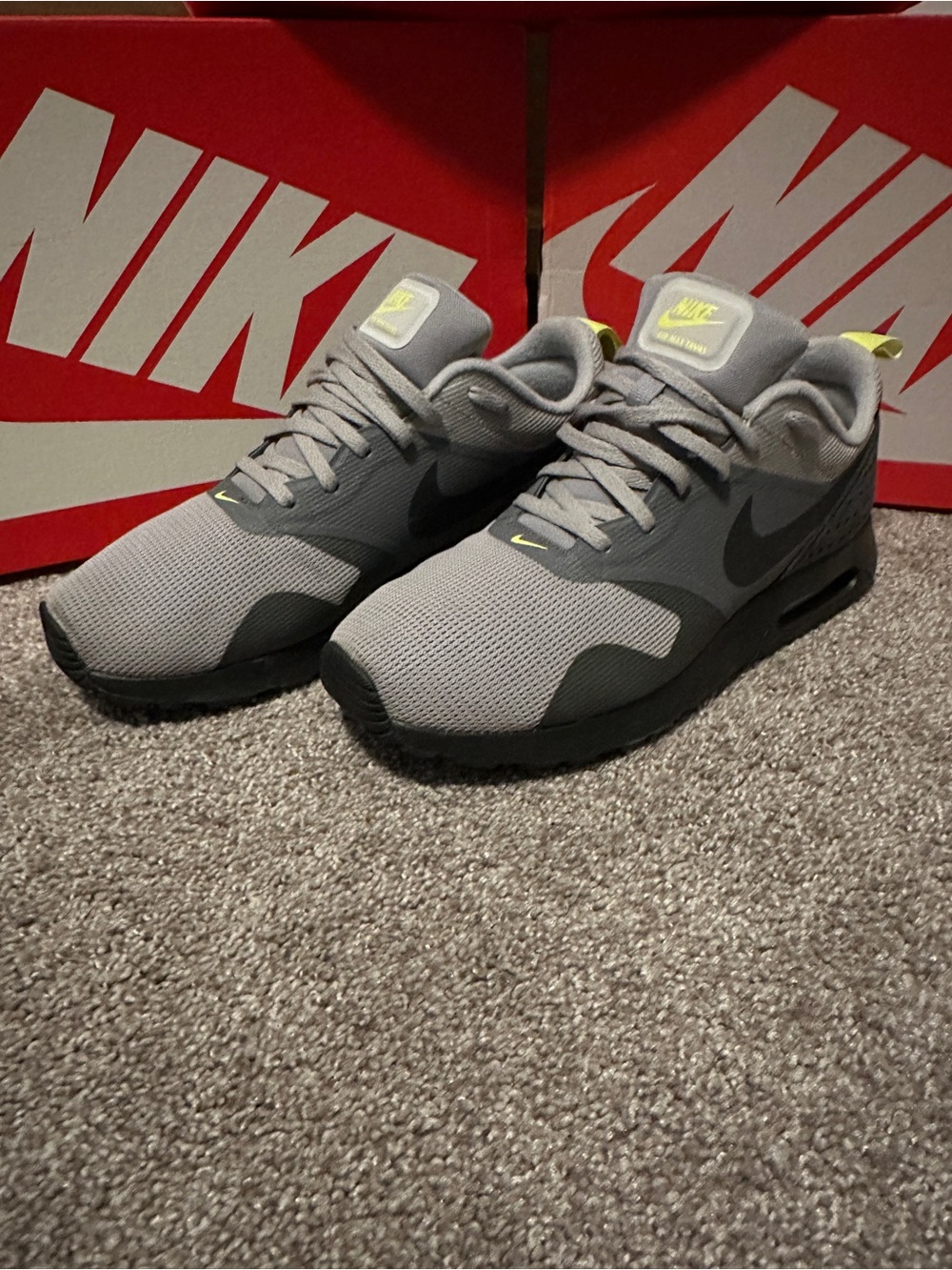 Nike Air Max Tavas 'Wolf Grey/Volt/Anthracite' (2015) Size 9